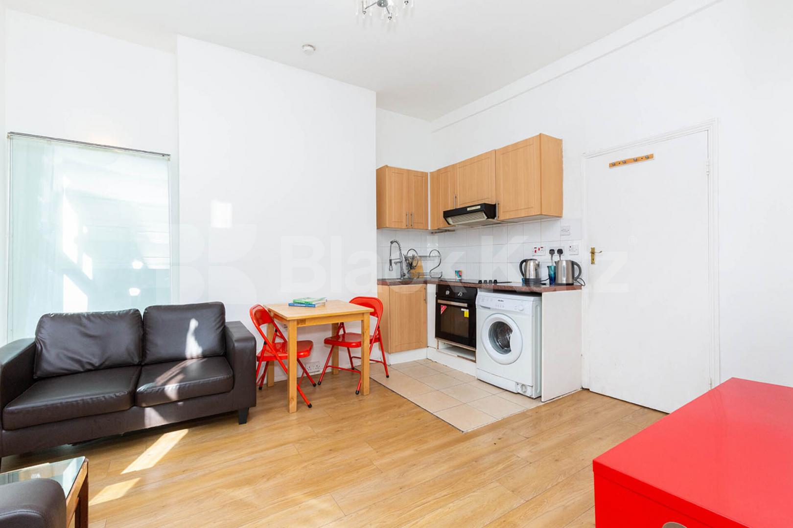 Located a stone throw from old Street station and close the trendy shoreditch City Road, Old Street - Shoreditch